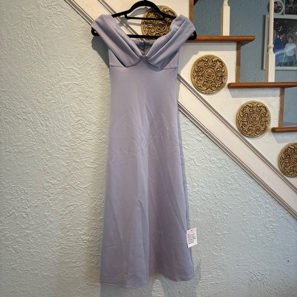 Off the Shoulder Dress - Picture 2 of 6